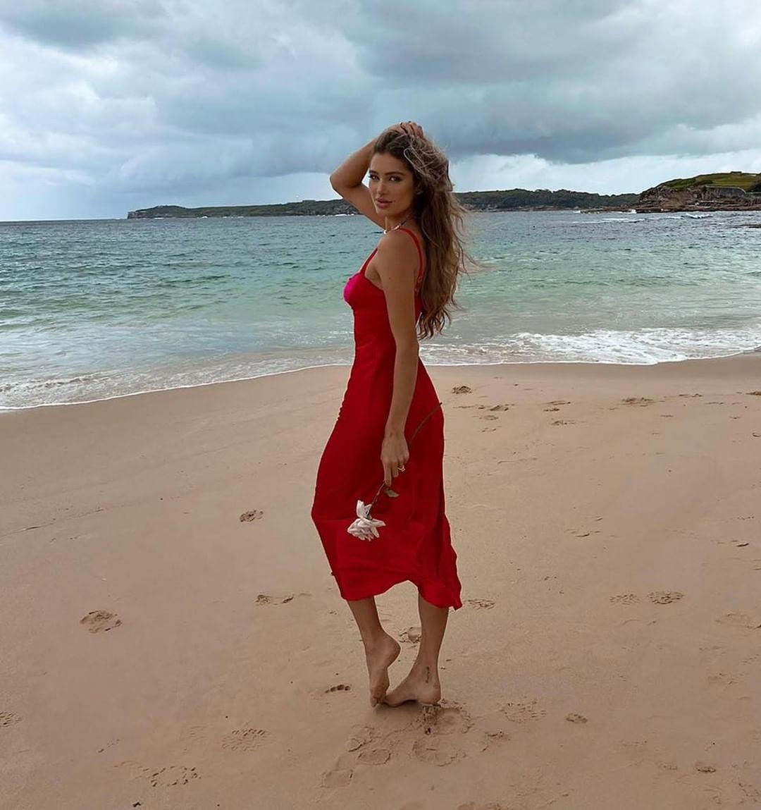Kelsey Midi Dress - Red